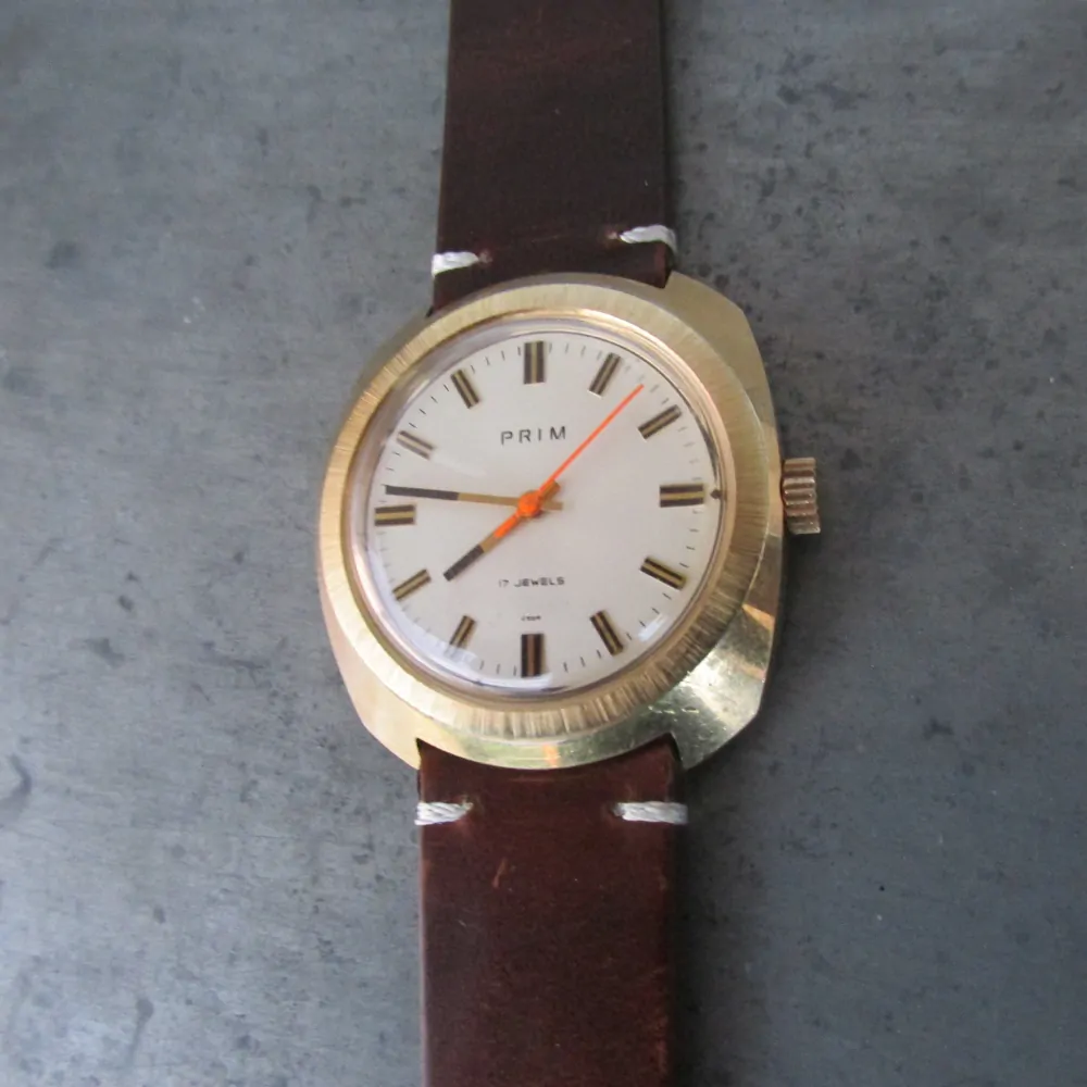 Hodinky Prim " HULK " z roku 1977, masivní zlacené pouzdro