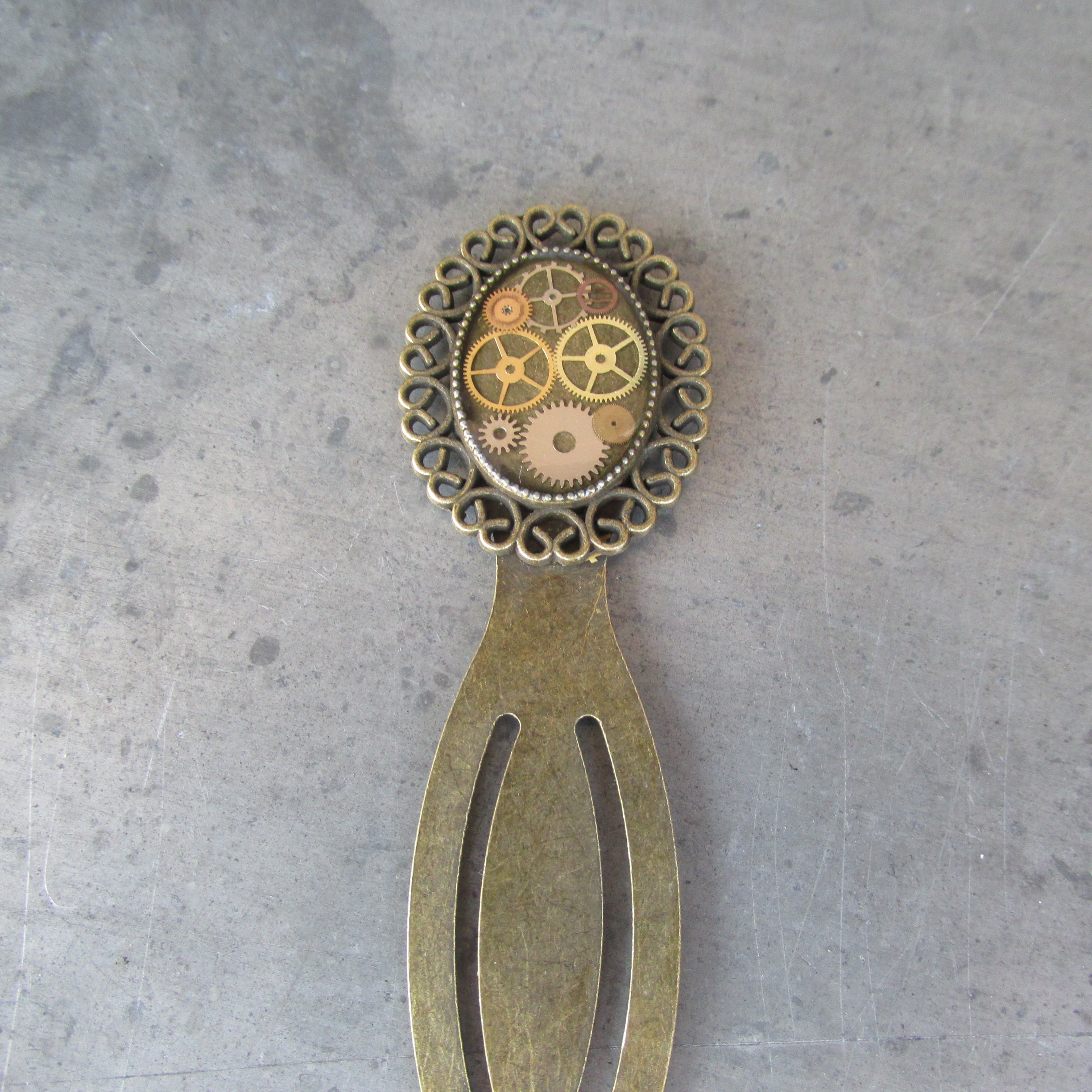 Záložka do knihy z hodinek, hodinková záložka knih