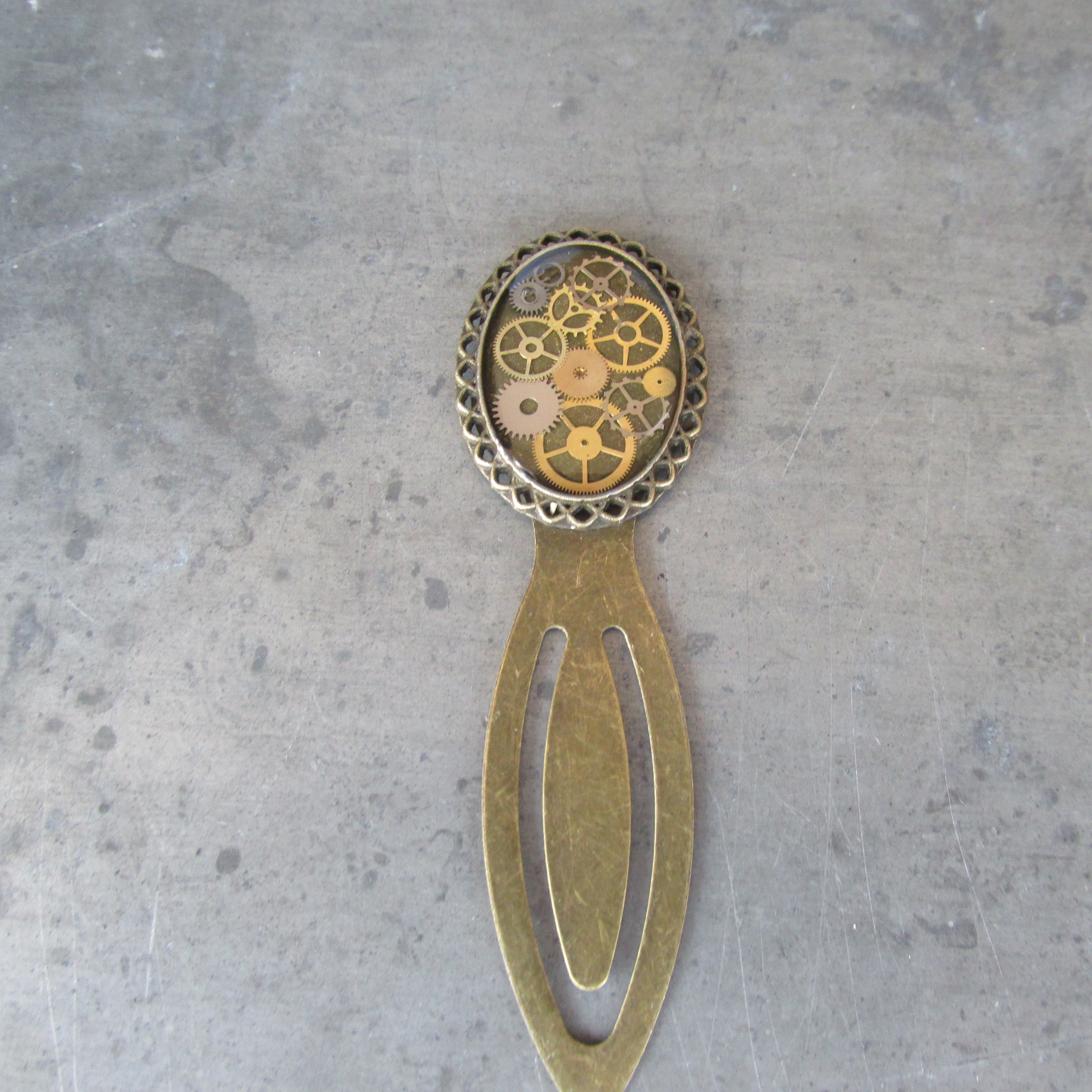 Záložka do knihy z hodinek, hodinková záložka knih