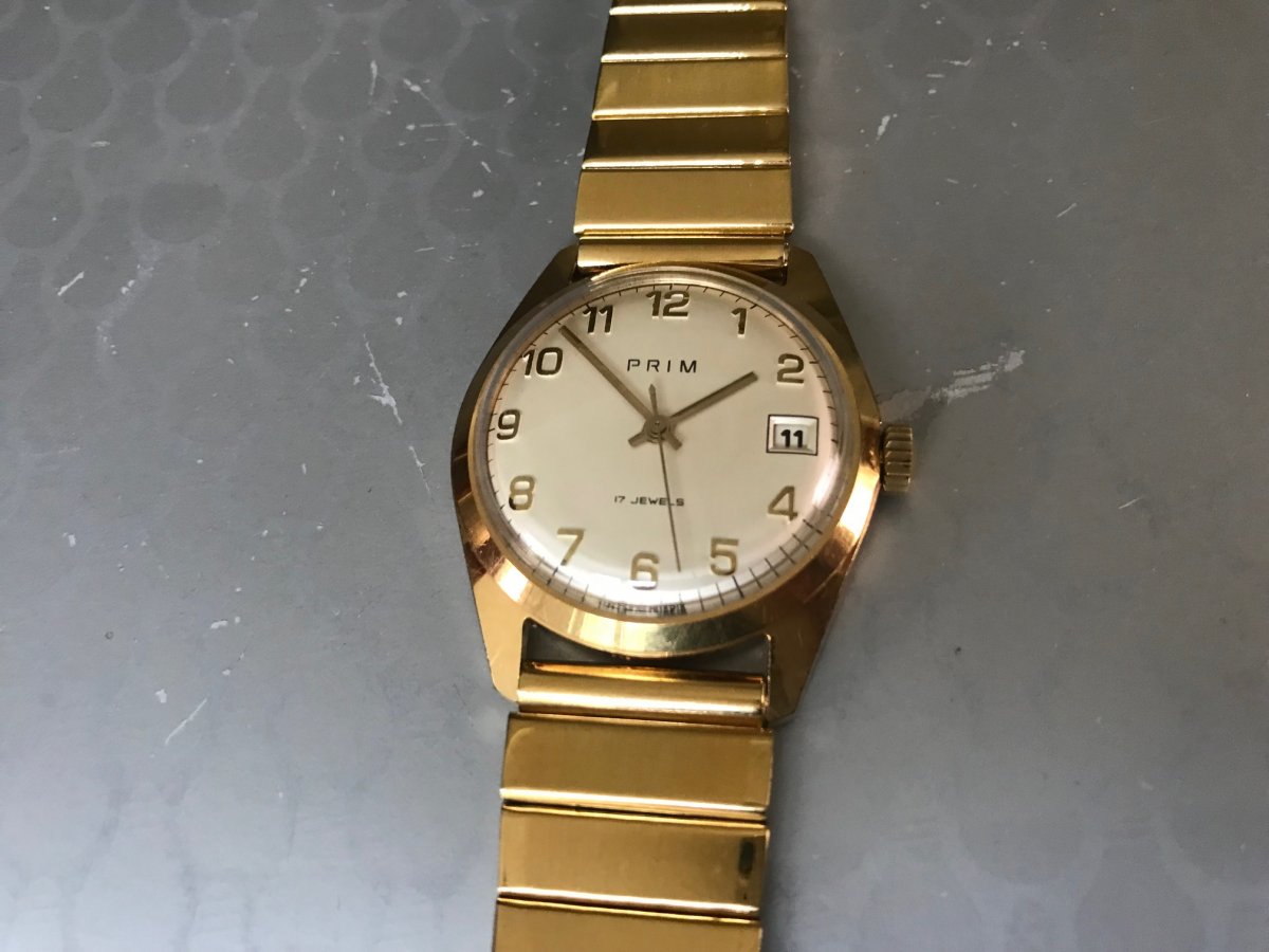 Elegantní zlacené Hodinky Prim z roku 1978
