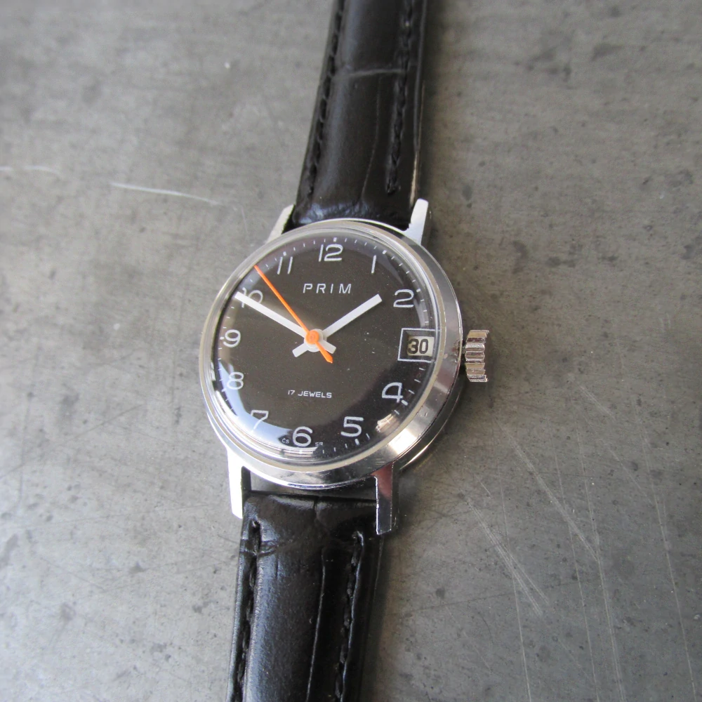 Dámské náramkové hodinky Prim z roku 1980 s datumem