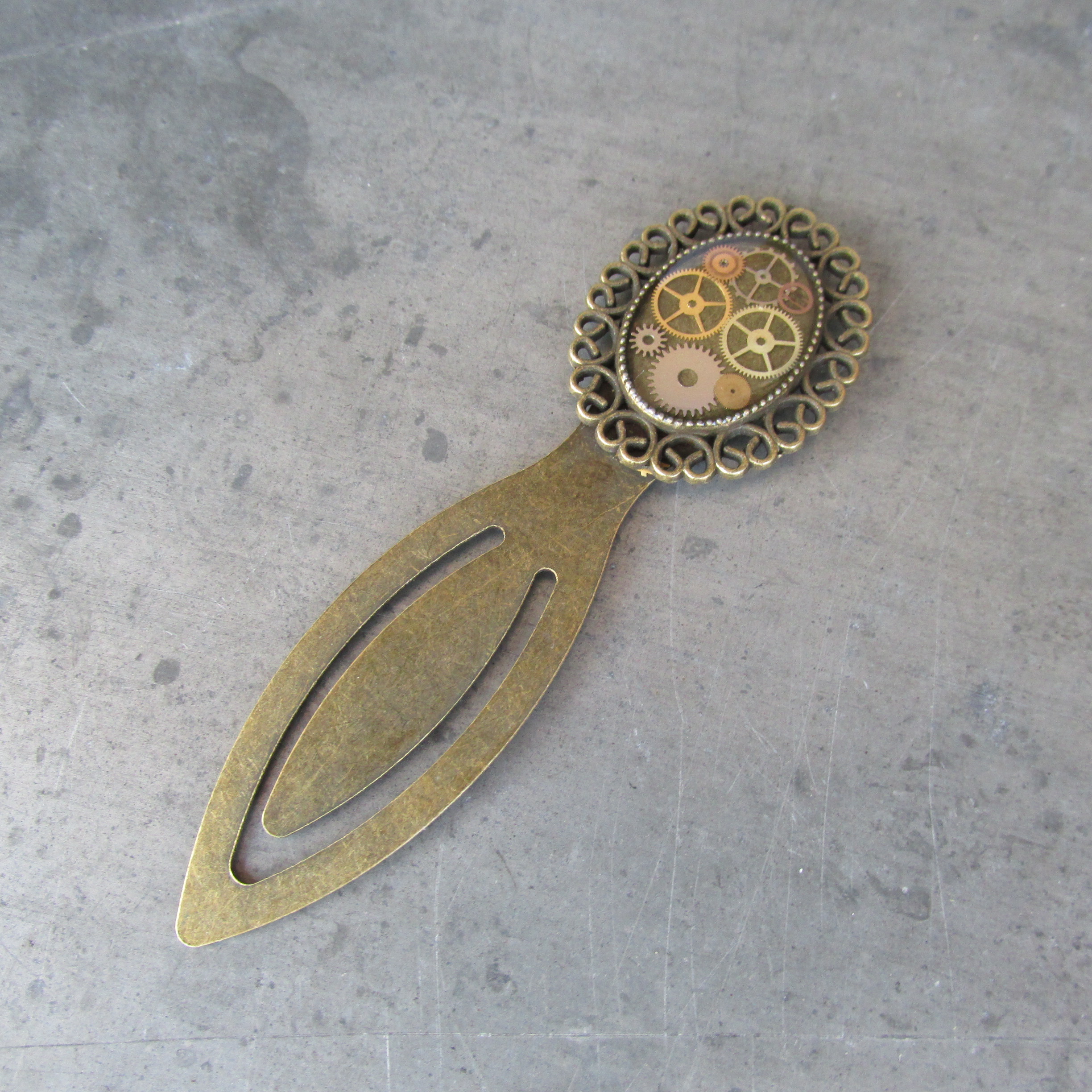 Záložka do knihy z hodinek, hodinková záložka knih