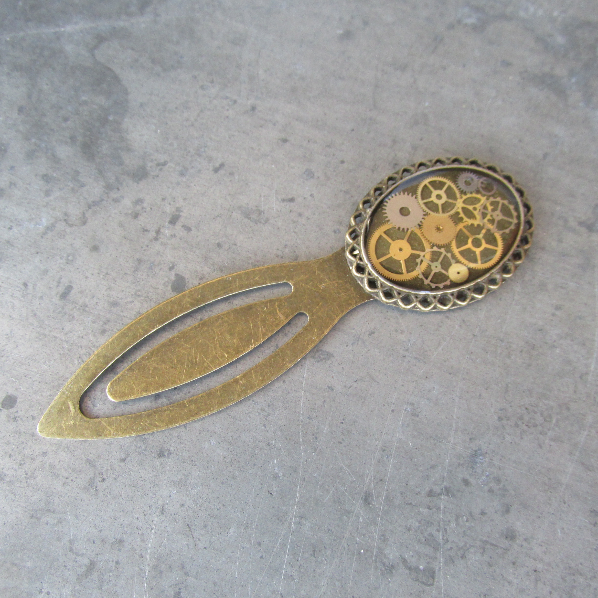 Záložka do knihy z hodinek, hodinková záložka knih