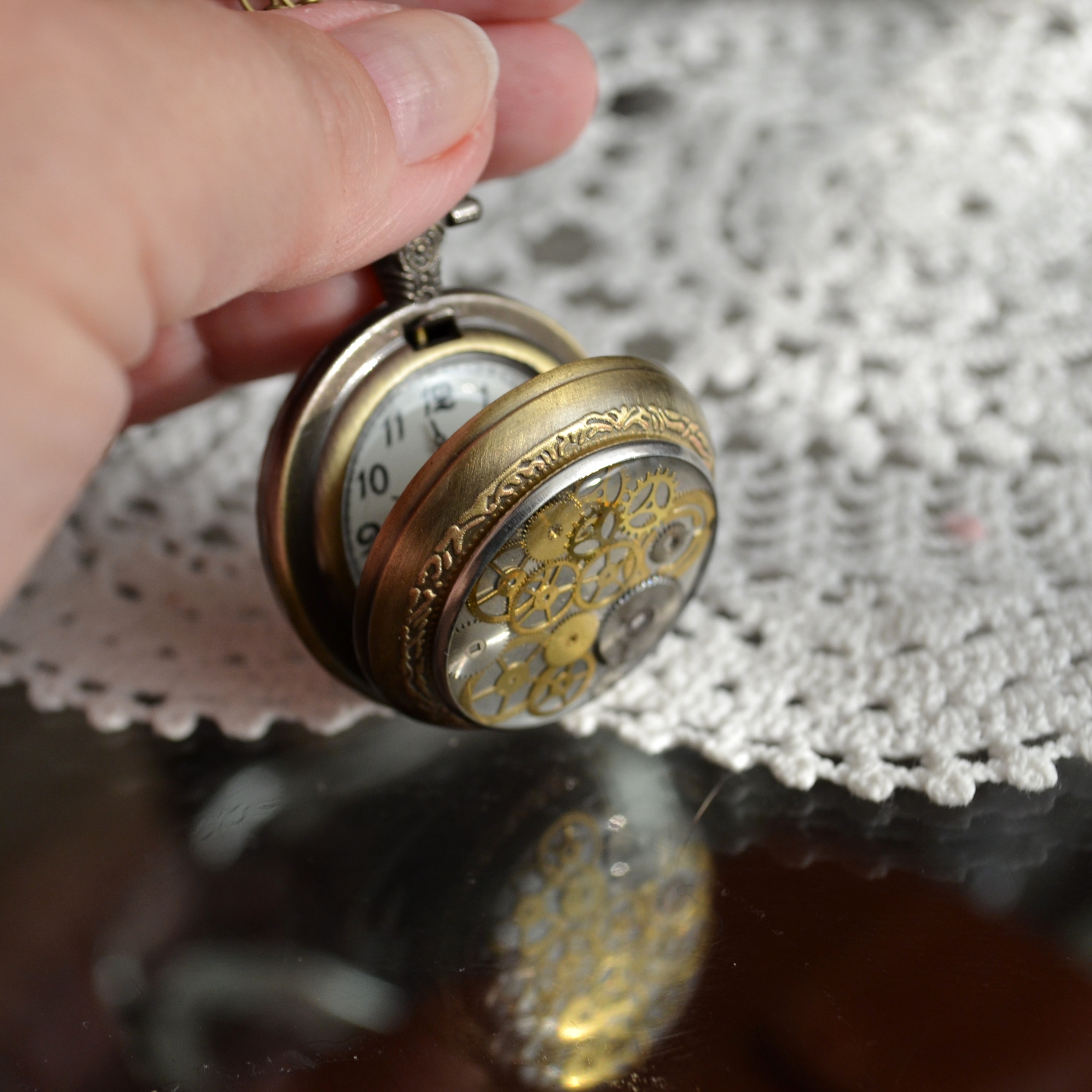 Steampunkové hodinky na krk