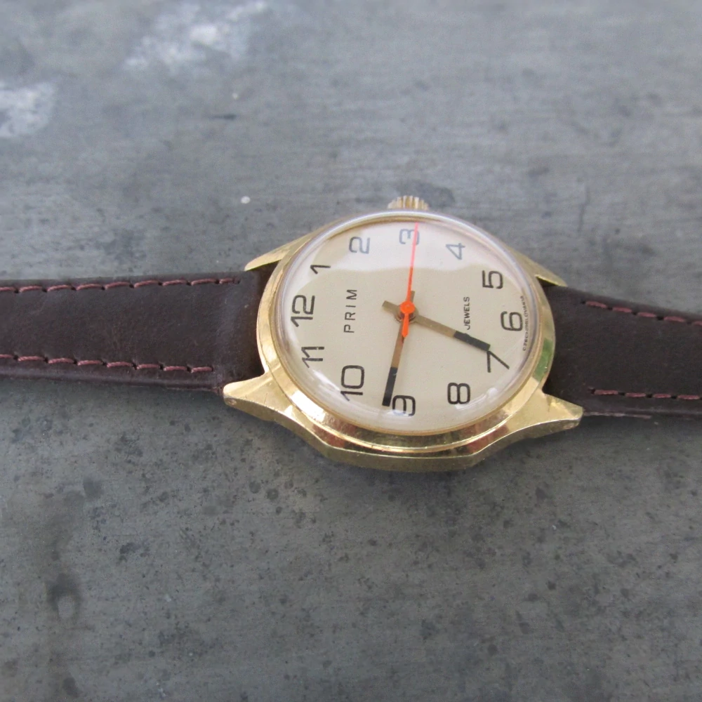 Dámské zlacené náramkové hodinky PRIM z roku 1984