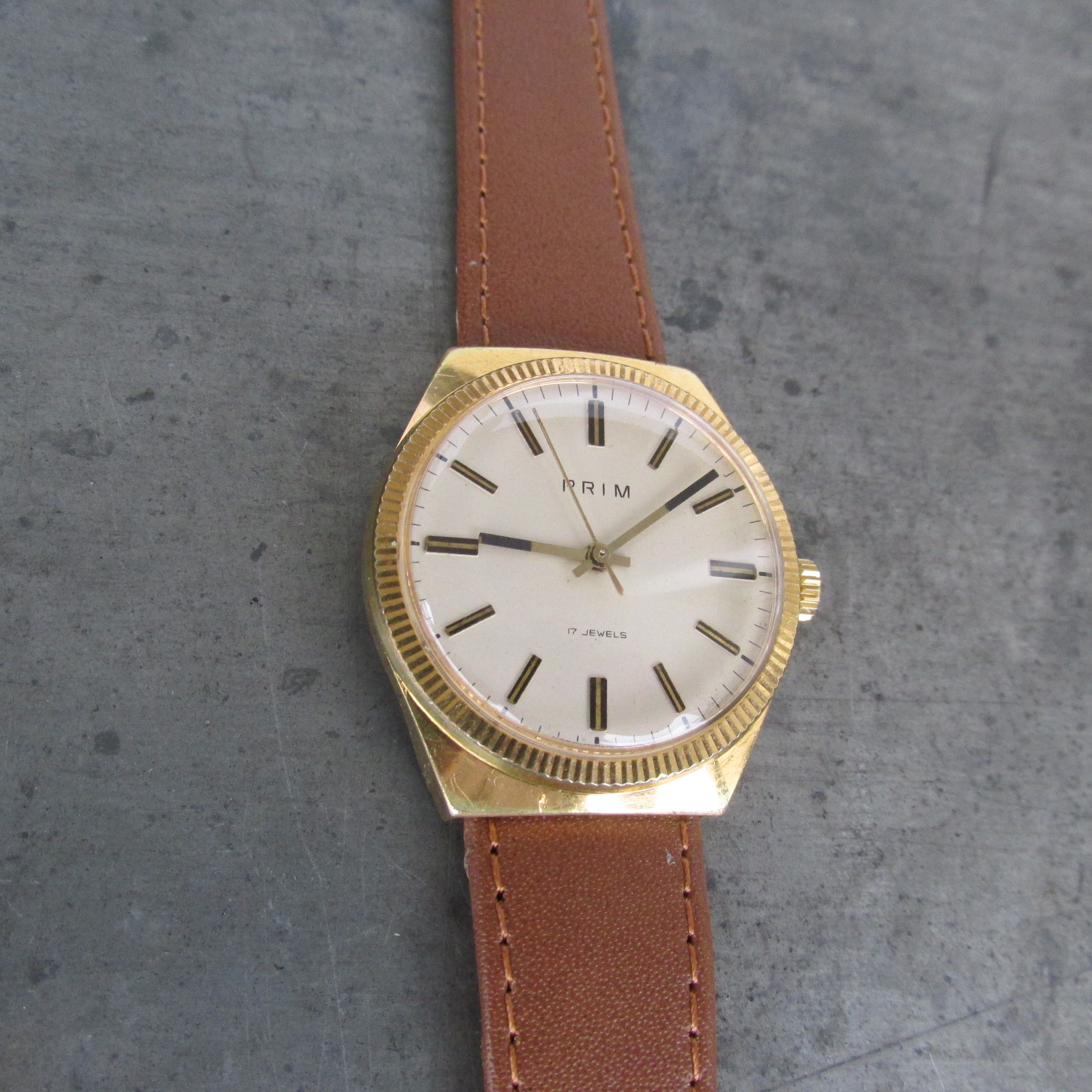 Náramkové hodinky PRIM ala "Rolex" z roku 1984 ve zlaceném pouzdře