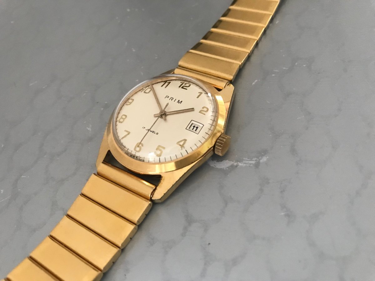 Elegantní zlacené Hodinky Prim z roku 1978