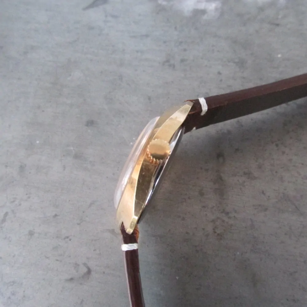 Hodinky Prim " HULK " z roku 1977, masivní zlacené pouzdro