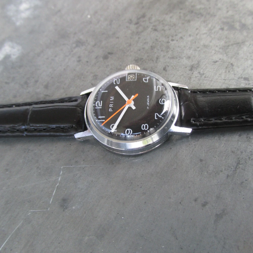 Dámské náramkové hodinky Prim z roku 1980 s datumem