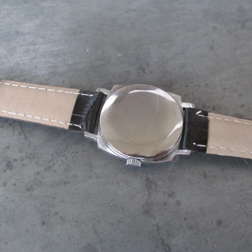 Náramkové hodinky PRIM Sporty z roku 1982