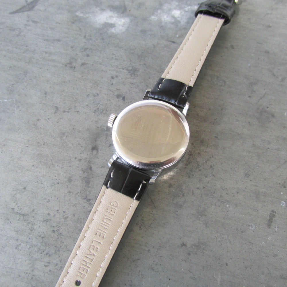 Dámské náramkové hodinky Prim z roku 1980 s datumem